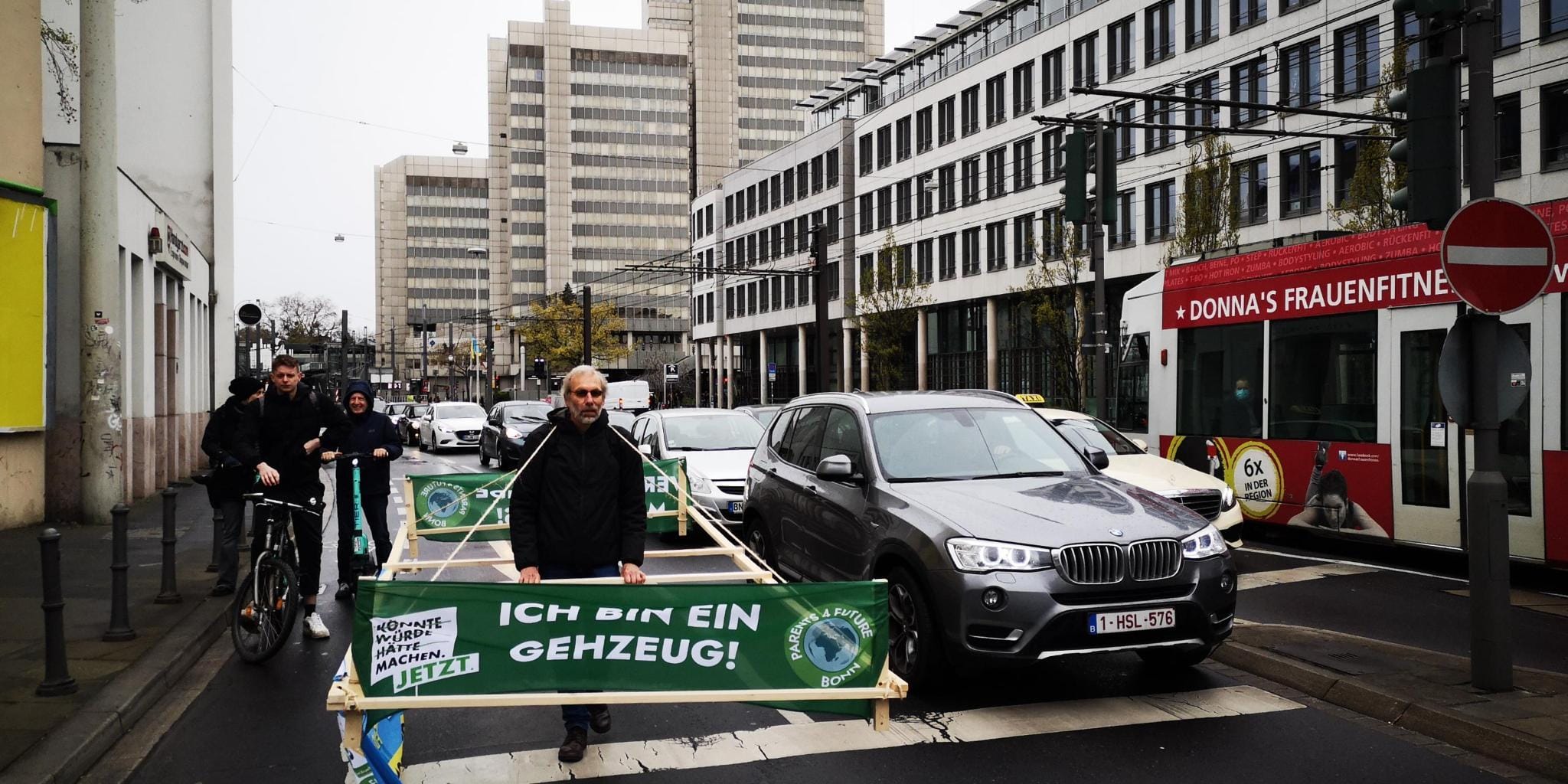 Gehzeug-Aktion in Bonn