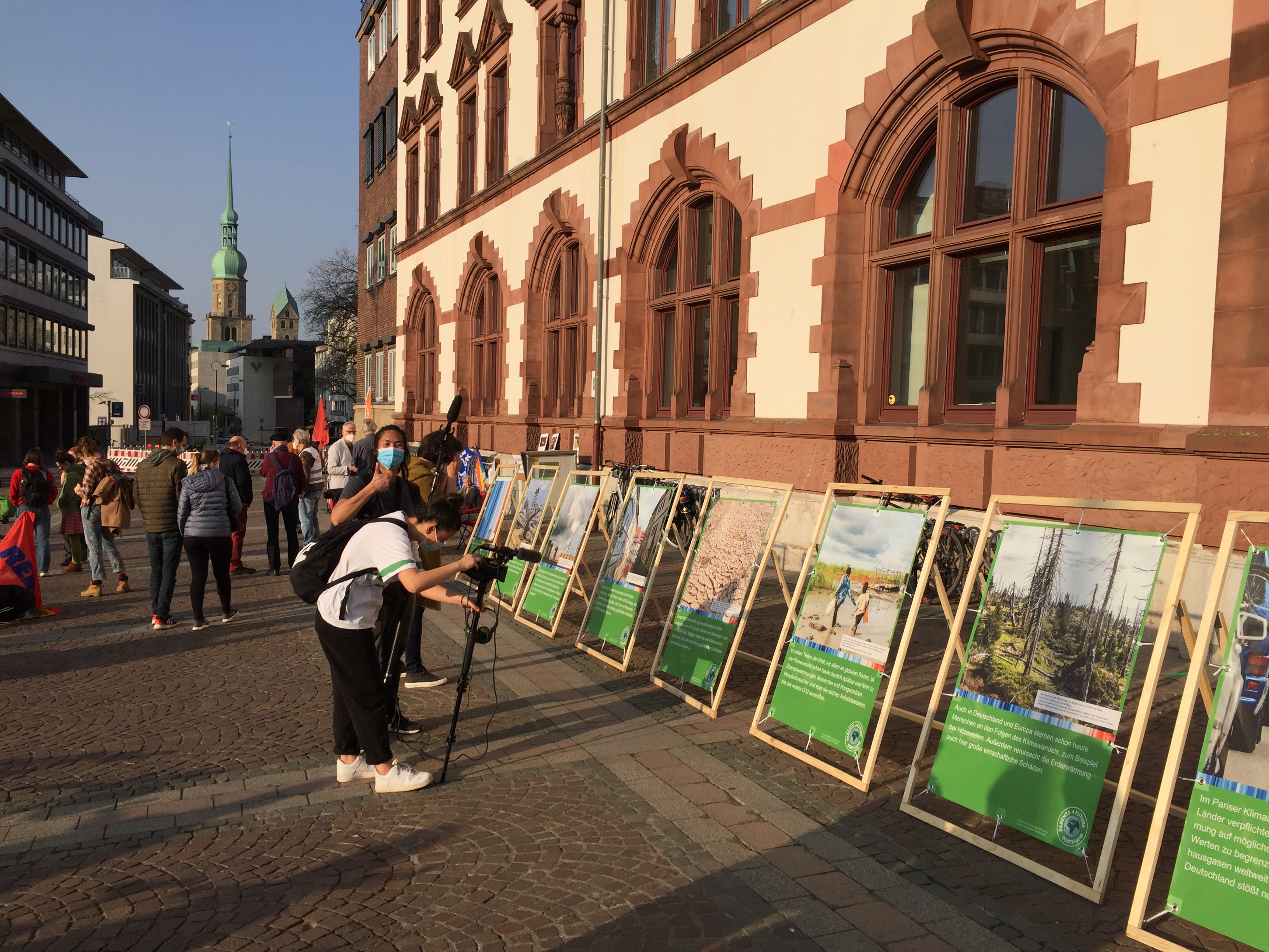 Plakatausstellung bei einem globalen Klimastreik