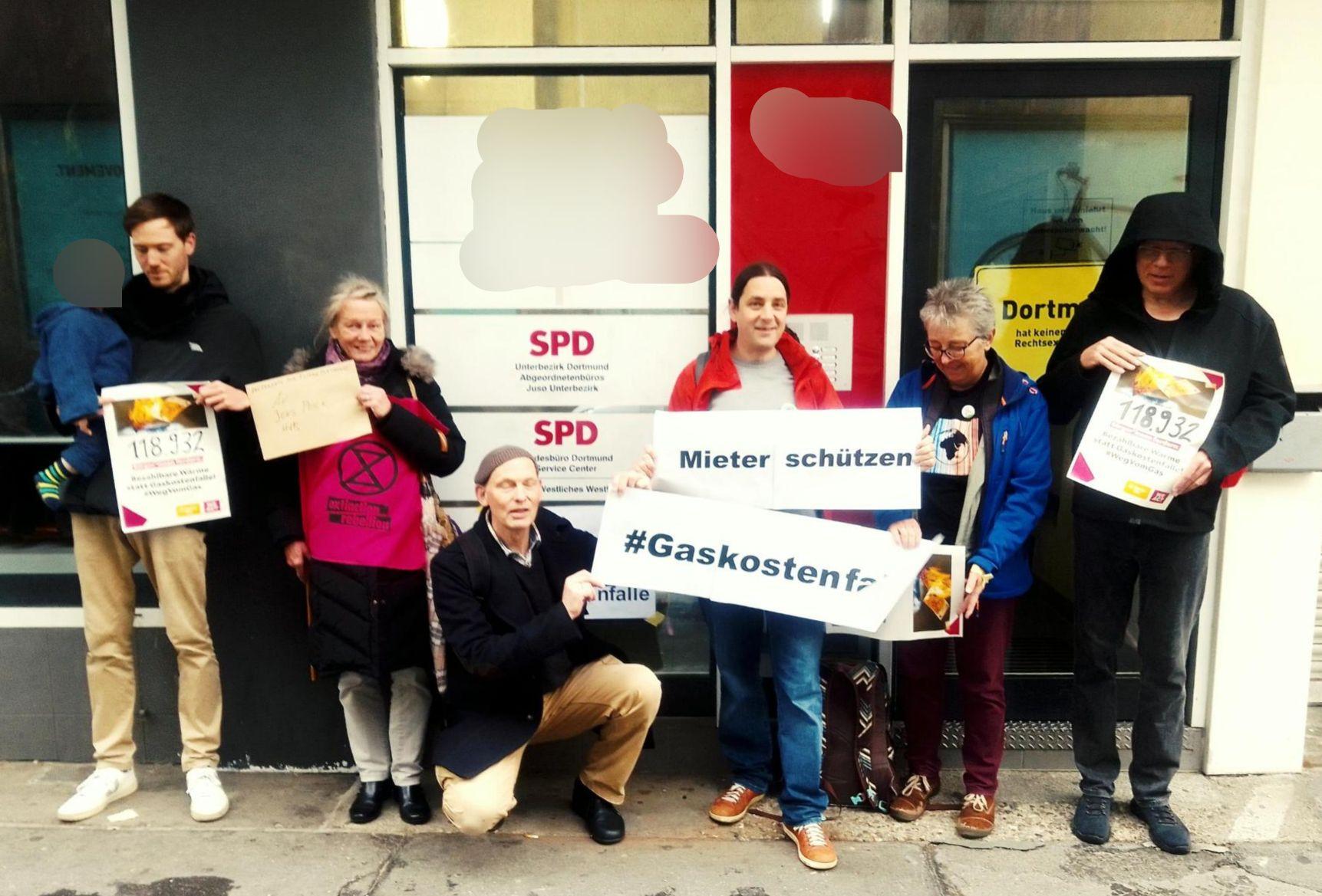 Übergabe der Petition zur Gaskostenfalle an MdB Jens Peick SPD