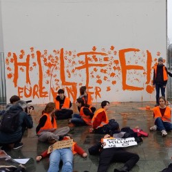 Demokratie in Gefahr - Pressefoto der Letzten Generation