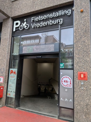 Eines von 12 Fahrrad-Parkhäusern in Utrecht